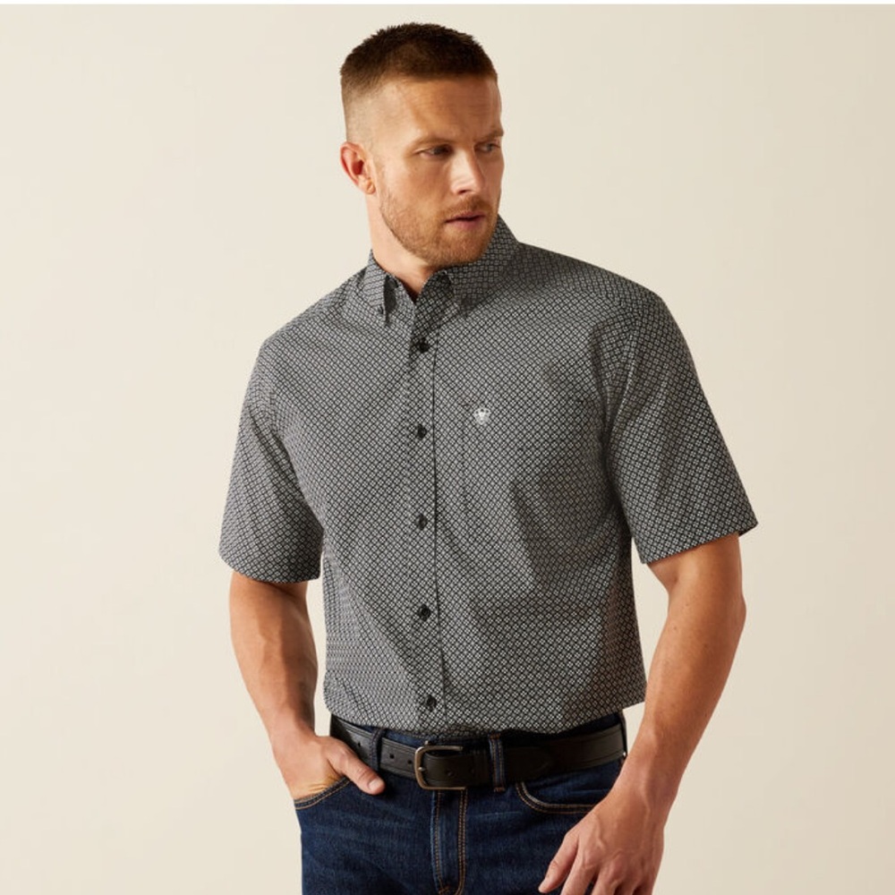 Ariat Men's Gene Classic Fit short-sleeve button-down shirt size Large